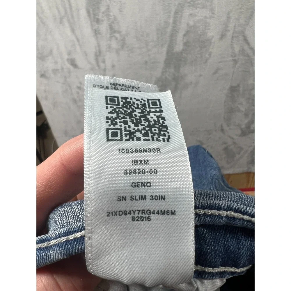 True Religion Jeans Mens 38x34 GENO Relaxed Slim Light Wash Denim Distressed USA